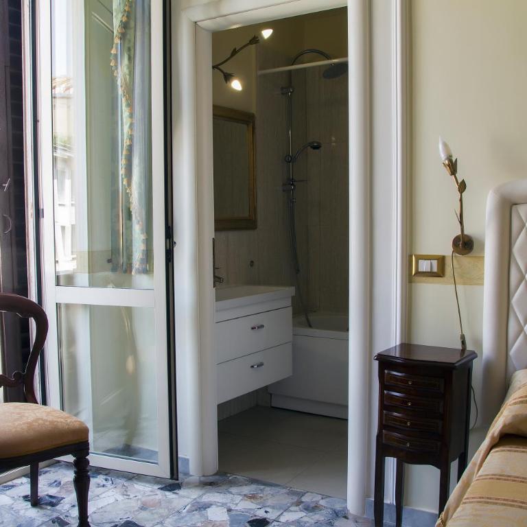B&B Art Suite Santa Brigida - Camera Matrimoniale Economy - 5