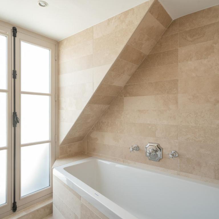 Hotel Saint-Louis en L'Isle - Notre-Dame - Habitación Triple Deluxe con balcón - 8