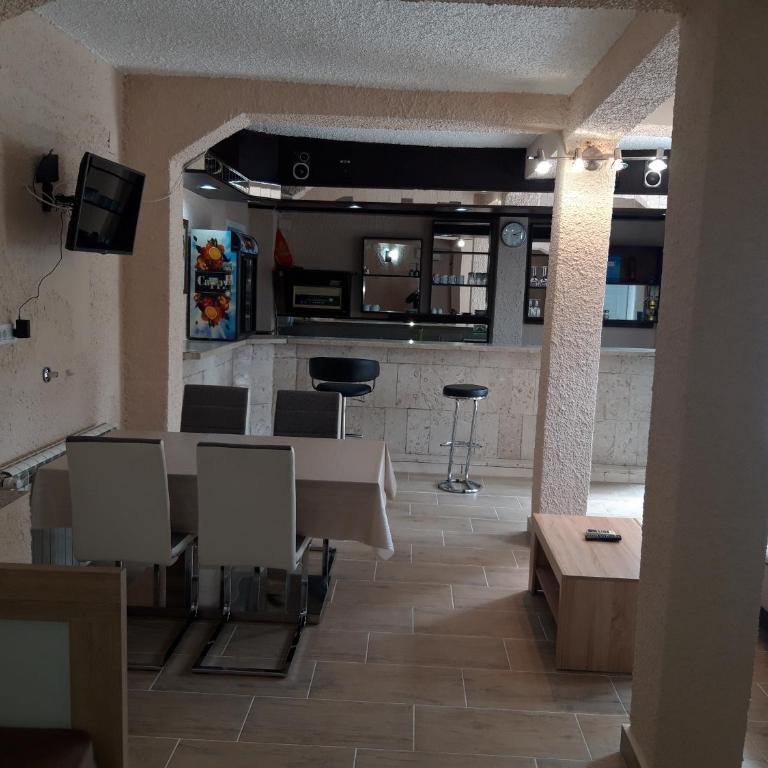 Kazablanka Rooms Aerodrom - Apartment - 7