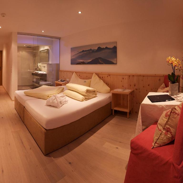Hotel Hubertus - Standard Doppel-/Zweibettzimmer mit Balkon - 1