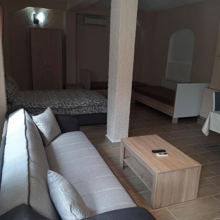 Kazablanka Rooms Aerodrom - Apartment - 4
