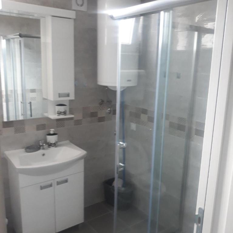 Vila Ljuti krš - Apartman sa 2 Spavaće Sobe - 2