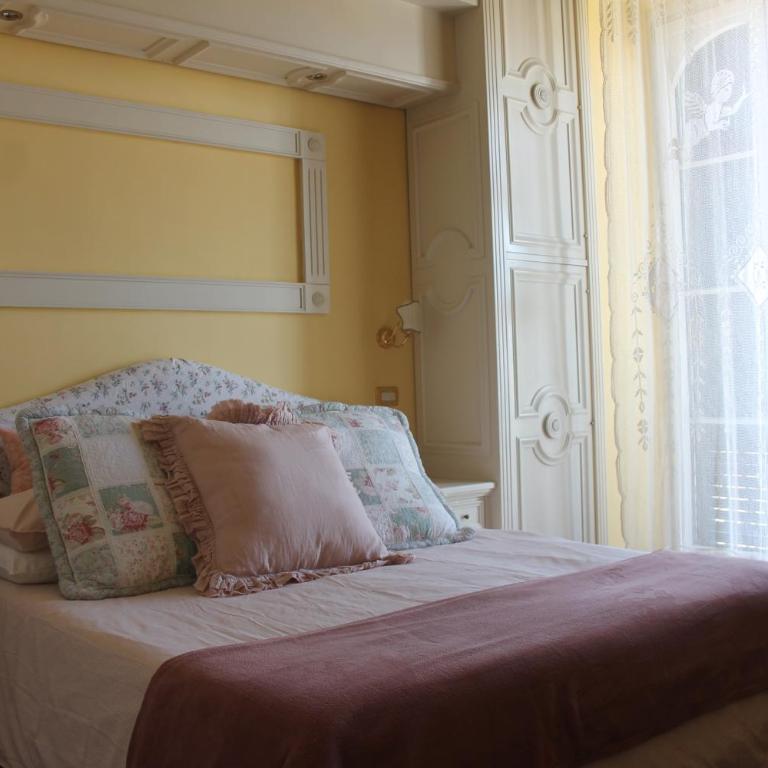 B&B Le Sorelle - Camera Matrimoniale con Vista Città - 2