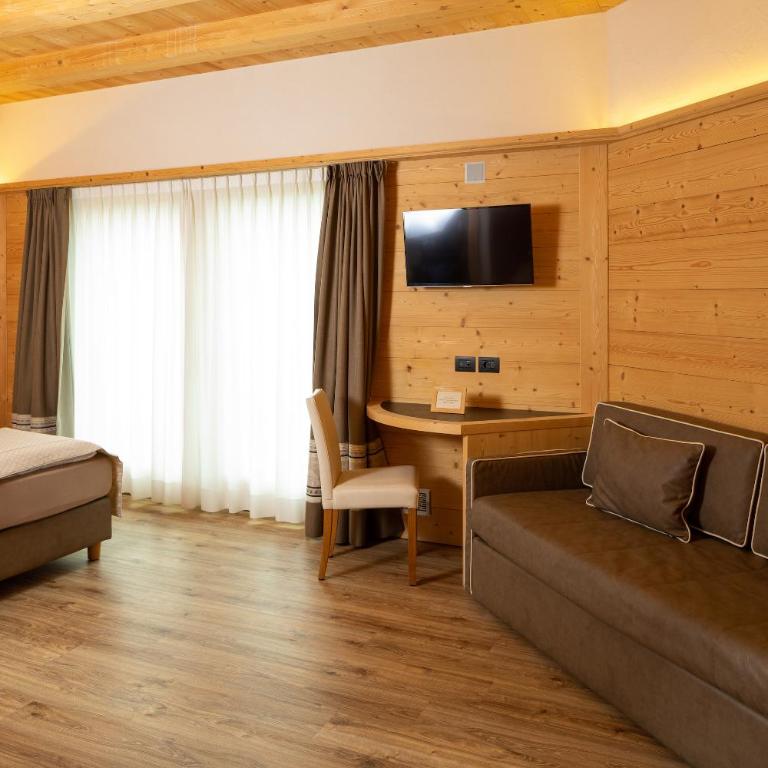 B&B Ecohotel Chalet des Alpes - Camera Matrimoniale/Doppia con Letti Singoli con Letto Supplementare - 5