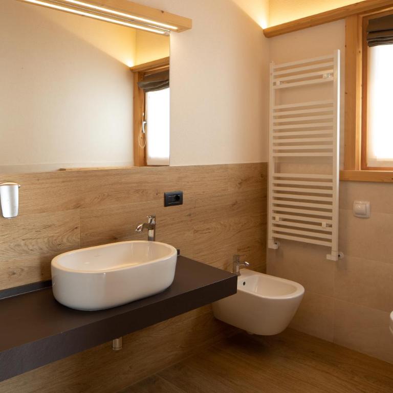 B&B Ecohotel Chalet des Alpes - Camera Matrimoniale/Doppia con Letti Singoli con Letto Supplementare - 7