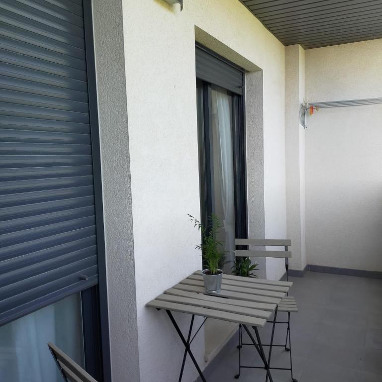 Magnífico apartamento en El Pto de Sta María, Sólo familias o parejas, no aceptamos grupos de jóvenes ni celebraciones, tiene AA, piscina, zona niños y padel - Apartamento de 3 dormitorios - 16