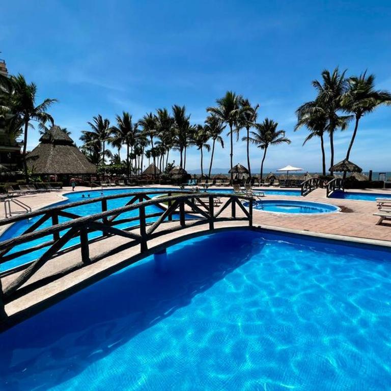 Beachfront 2 bedroom Condo in Playa Royale Resort, Nuevo Vallarta - Apartamento de 2 dormitorios - 50