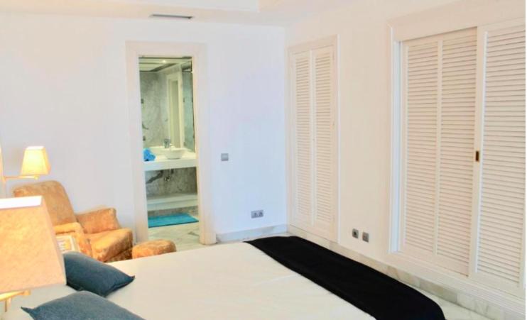 Frontline sea in the center of Puerto Banus.2bedrooms -Garden - Two-Bedroom Apartment - 7