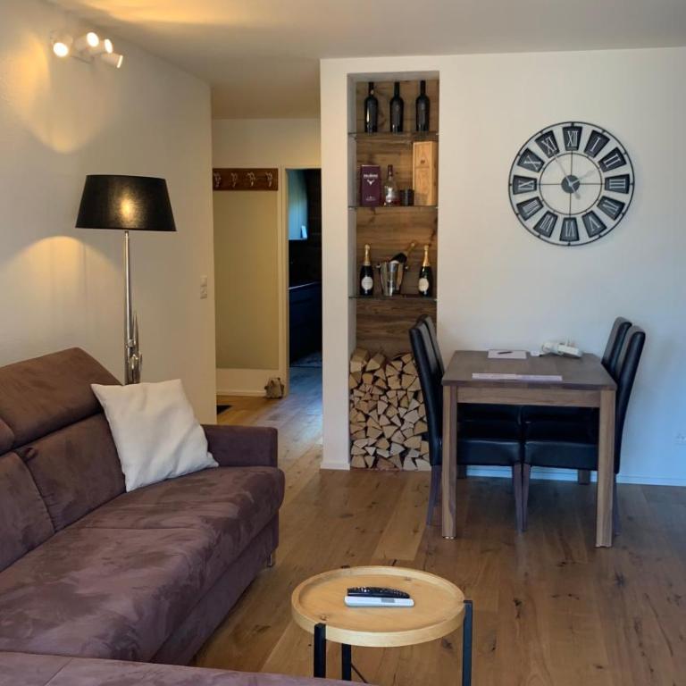 WEF 2027 Ferienwohnung, 3 Minuten Fussweg zum Kongresshaus, geeignet für 2 Personen - Apartment mit Balkon - 42