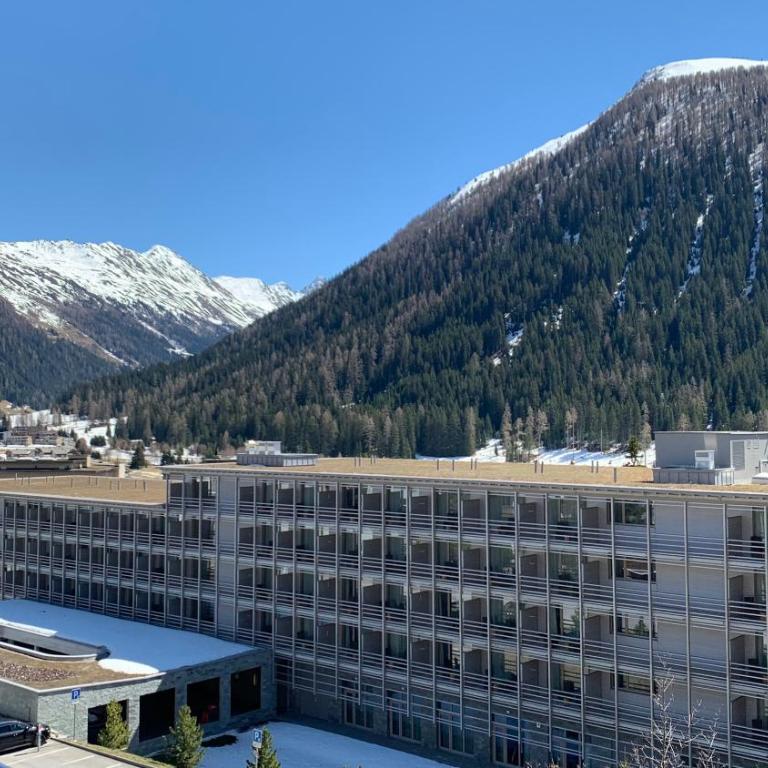WEF 2027 Ferienwohnung, 3 Minuten Fussweg zum Kongresshaus, geeignet für 2 Personen - Apartment mit Balkon - 55