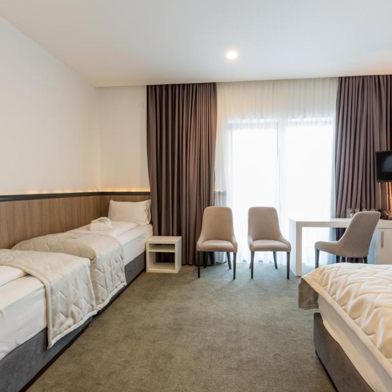 Hotel Crni Vrh - Dvokrevetna Soba sa Bračnim Krevetom/Zasebnim Krevetima - 4