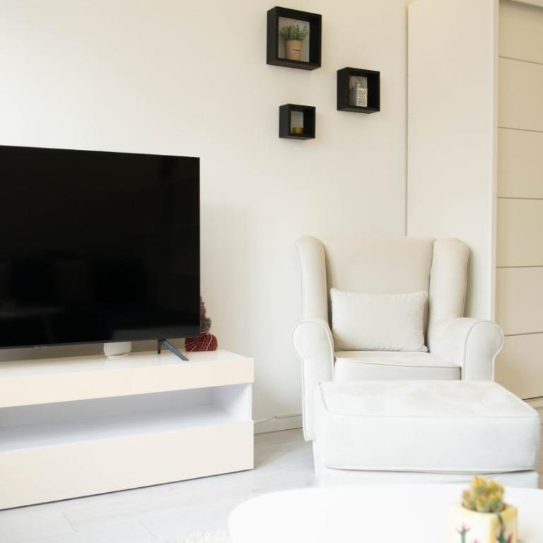 Engadin Sunny Studio - Central Location - One-Bedroom Apartment - 9