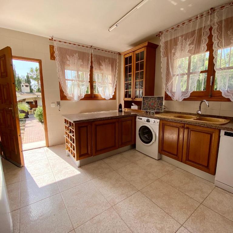 Stunning 5 bed Villa La Font, private pool - Villa Deluxe - 25