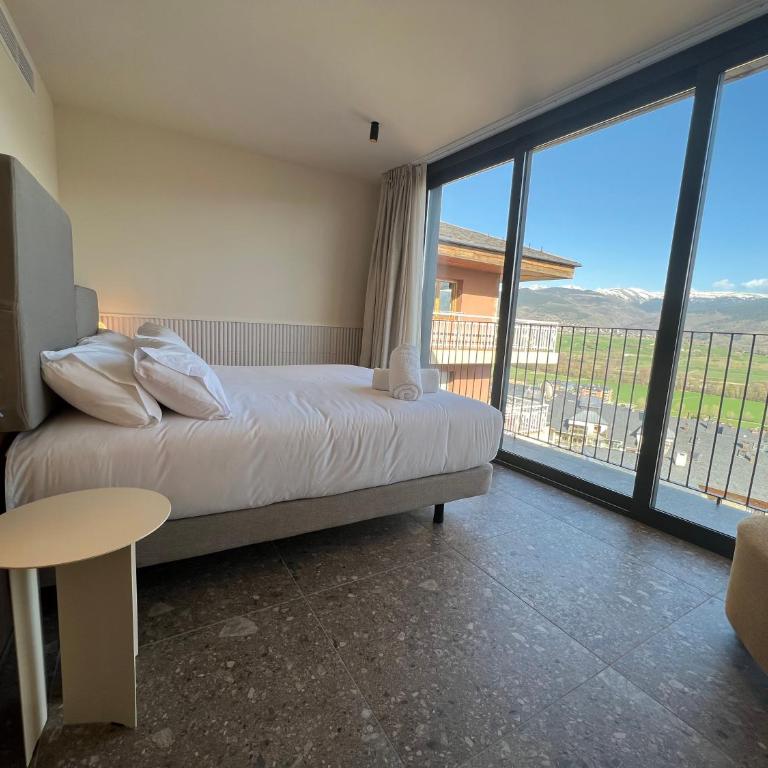 CIM HOTEL BOUTIQUE - Habitación Doble con vistas a la montaña - 10