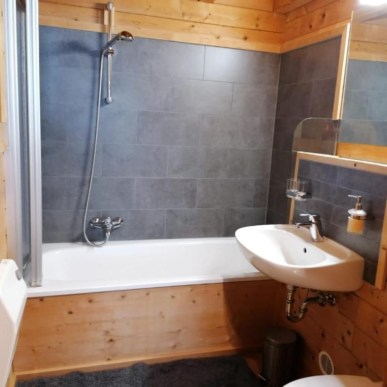Gemütliches Ferienhaus mit Holzofen und Sauna - Haus mit 2 Schlafzimmern - 24