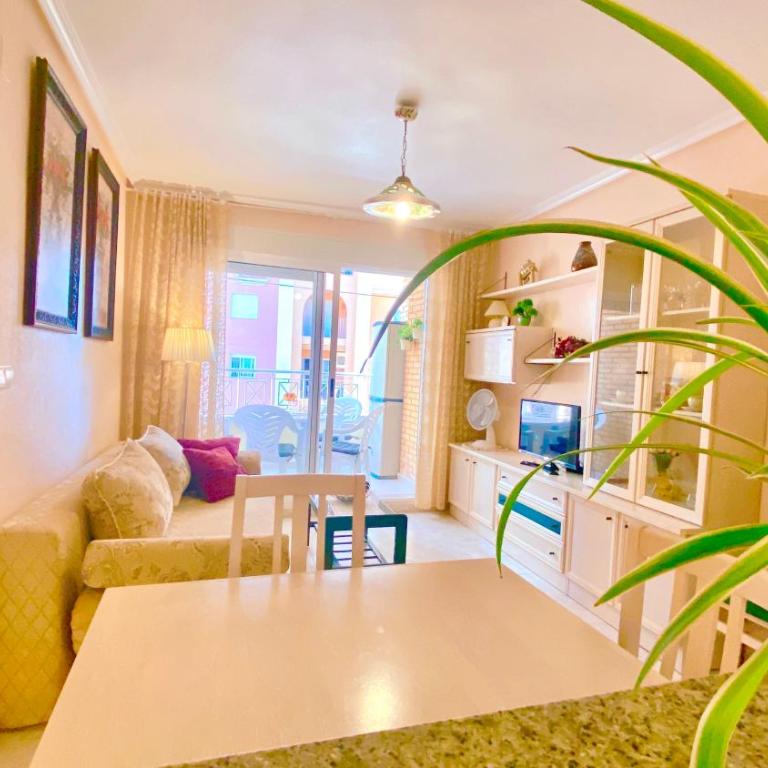 Beautiful Apartment near Playa de los Locos - One-Bedroom Apartment - 5