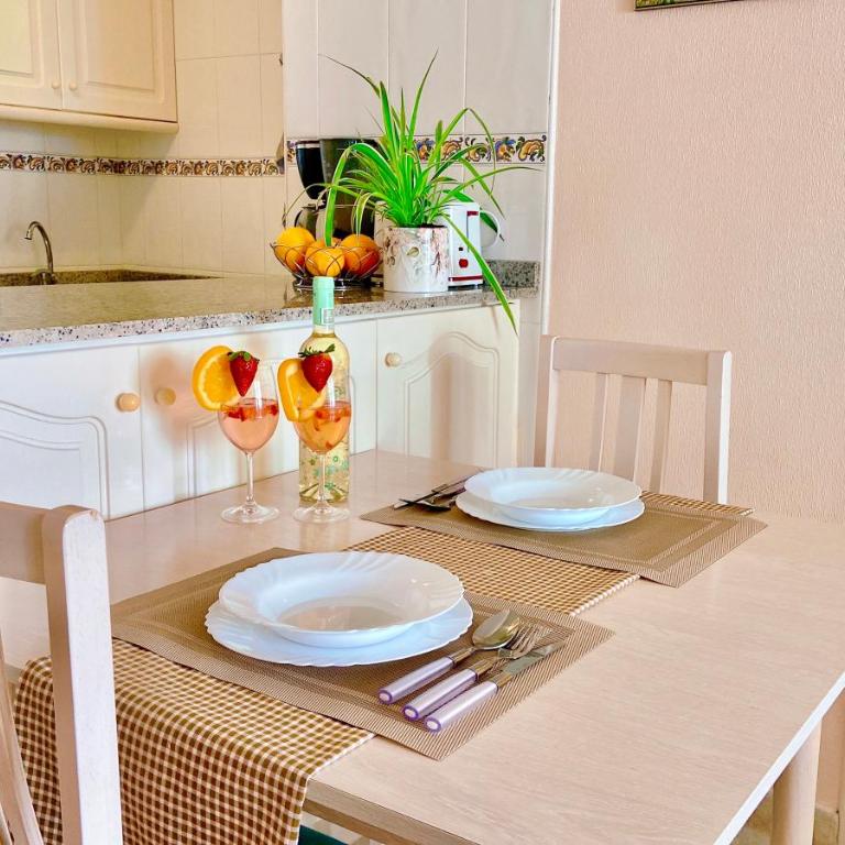 Beautiful Apartment near Playa de los Locos - One-Bedroom Apartment - 13