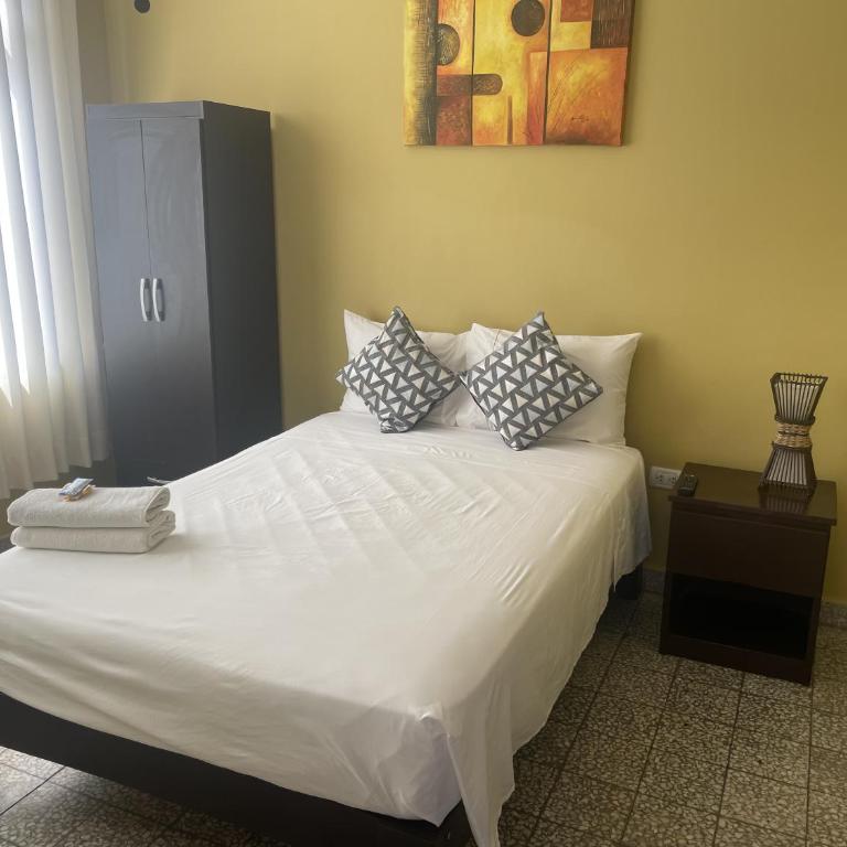 Hotel Calmelia - Budget Double Room - 3