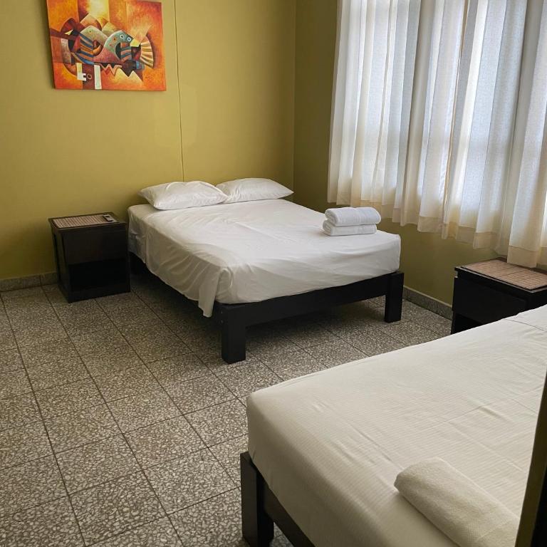 Hotel Calmelia - Twin Room with View - 7