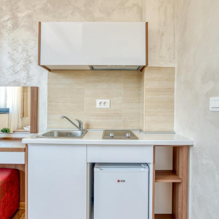 Donna del mare Sutomore - Deluxe Family Room - 6