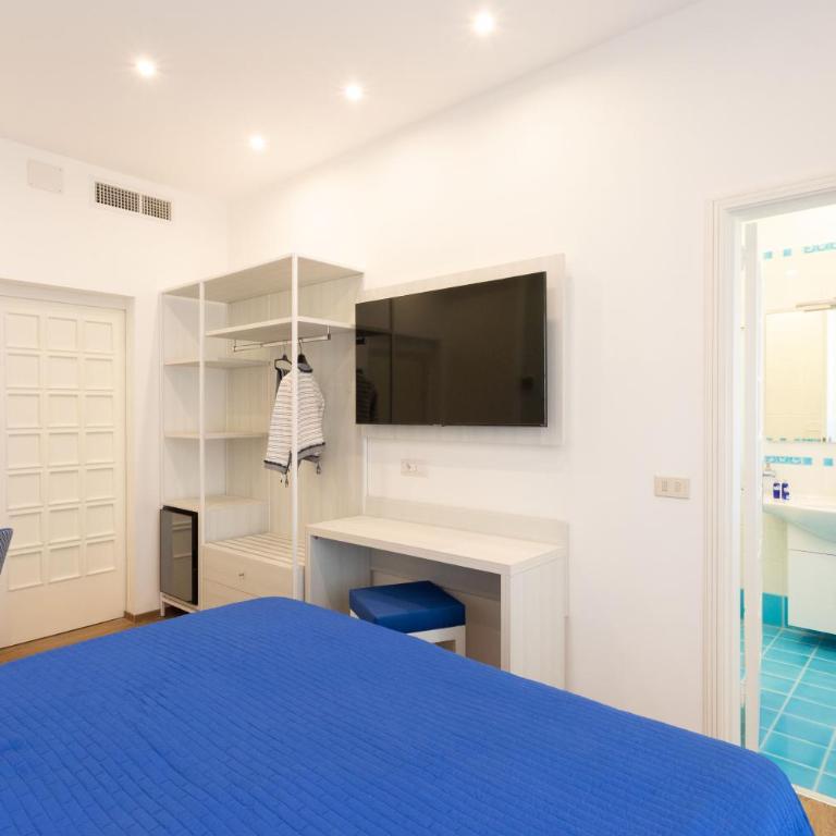 TOFANI APARTMENT - luminoso con terrazzo panoramico - Three-Bedroom Apartment - 11