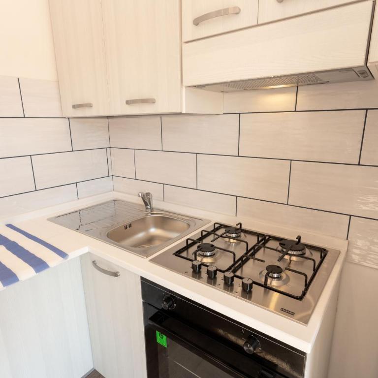 TOFANI APARTMENT - luminoso con terrazzo panoramico - Three-Bedroom Apartment - 8
