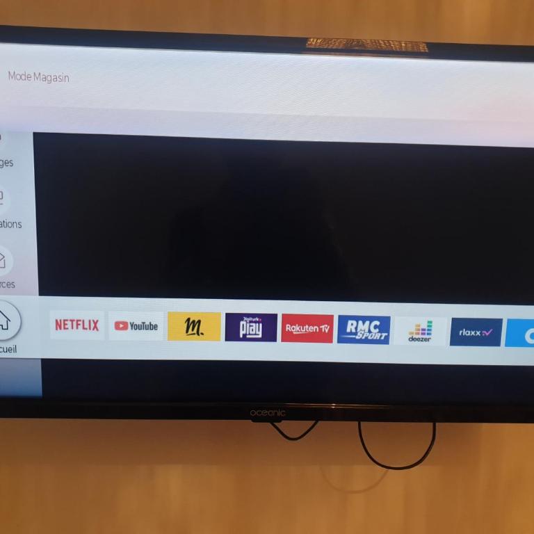 NEW CHEAP PRIVATE ROOM, KITCHEN , OVERWIEUW sea,TRAM on spot, 12 minutes from nice train station with tram , beach in 17 min tram , CHAMBRE PRIVÉE pas cher, cuisine équipée , tram sur place, APERÇU mer, 12 min de la gare de Nice avec le tram, 17 min plage - Habitación Doble - 3