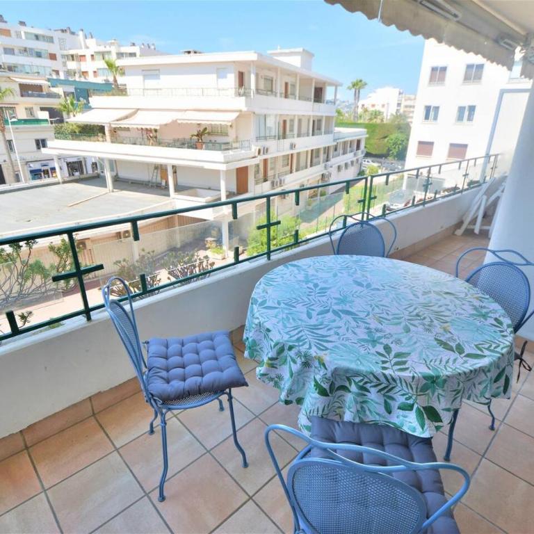 Flat in Juan - Appartement 2 Chambres - 4