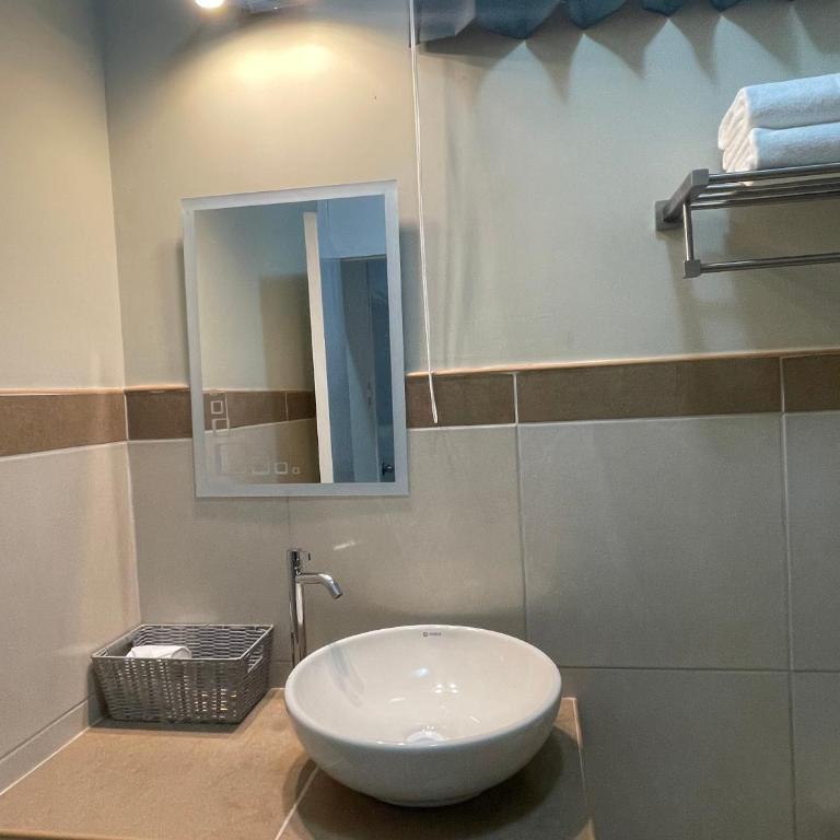 Hotel Calmelia - Queen Suite - 8