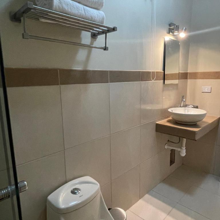 Hotel Calmelia - Queen Suite - 14