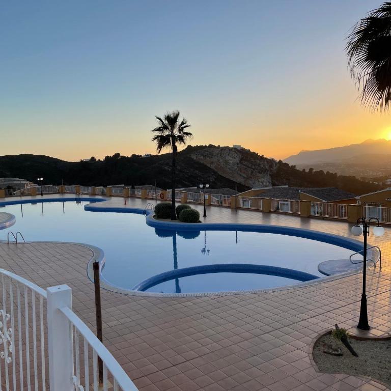 Tranquility, sun, breathtaking views & 7 minutes drive to sea - Two-Bedroom Apartment - 26