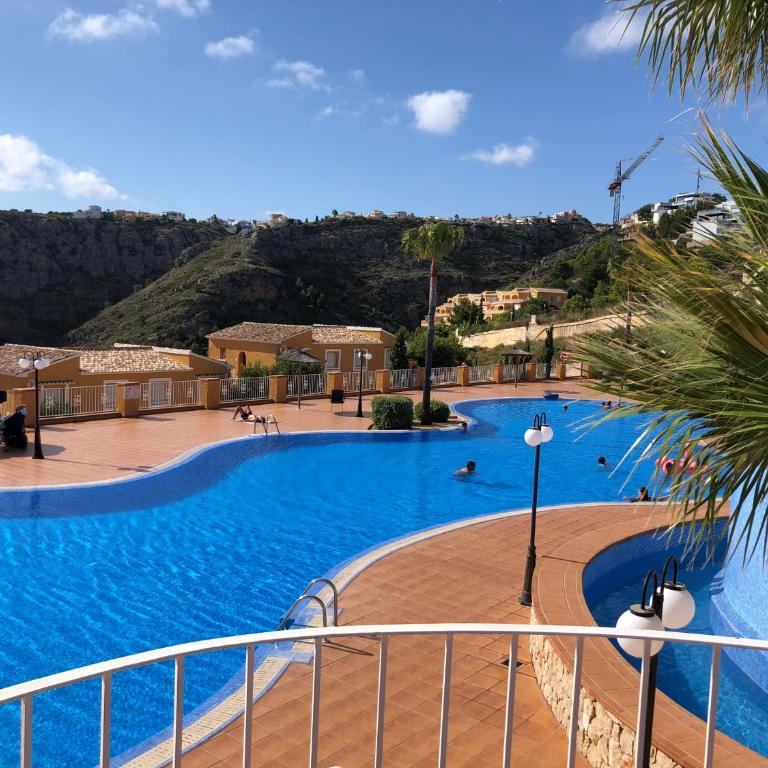 Tranquility, sun, breathtaking views & 7 minutes drive to sea - Two-Bedroom Apartment - 17
