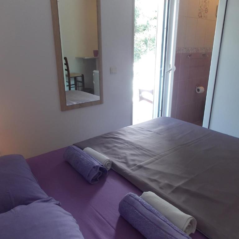 Apartments Villa PM - Dvokrevetna Soba sa Bračnim Krevetom i Čajnom Kuhinjom - 2