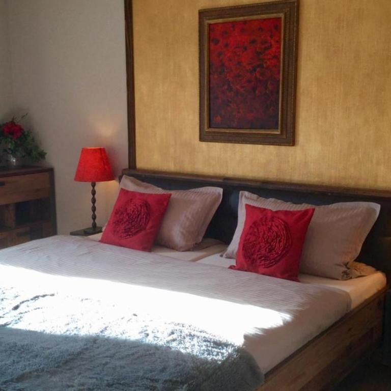 Haus Louise - Doppelzimmer mit Balkon - 2