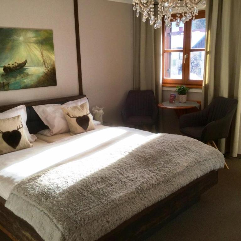 Haus Louise - Doppelzimmer mit Balkon - 3
