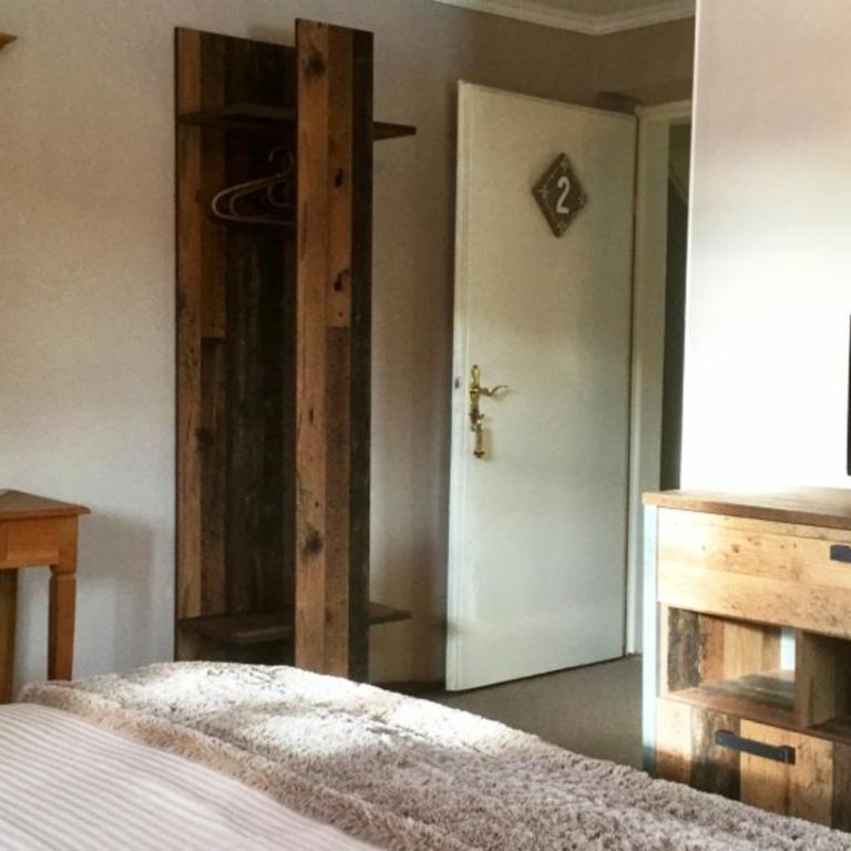 Haus Louise - Doppelzimmer mit Balkon - 4
