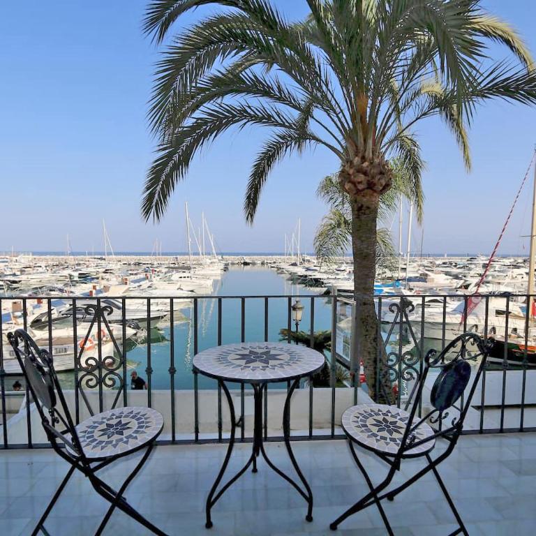 MARBELLA HOME RENTALS - Frontline 3BR apartment, Puerto Banus - Apartamento de 3 dormitorios - 3