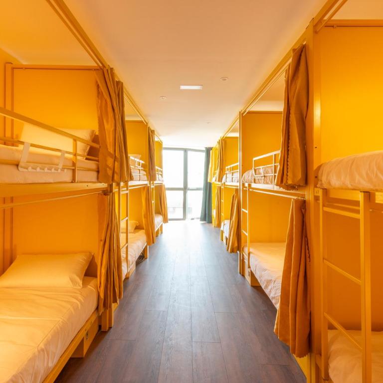 Hostelle - Women only hostel Barcelona - Single Bed in Female Dormitory Room - 2