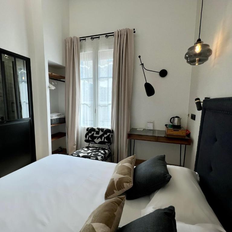 Hôtel des Beaux Arts - Superior Double Room - 17