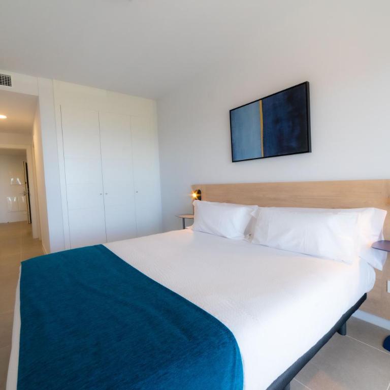 Aqua Apartments Bellamar, Marbella - Three-Bedroom Apartment - 7