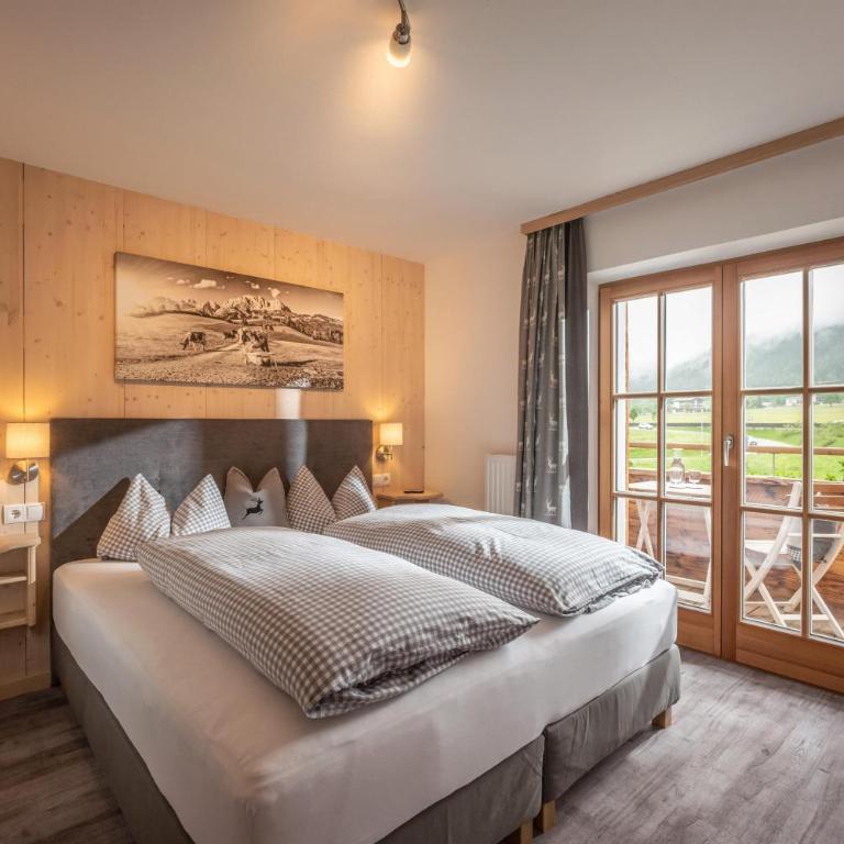 Pension Edelweiss - Doppelzimmer mit Dusche - 5