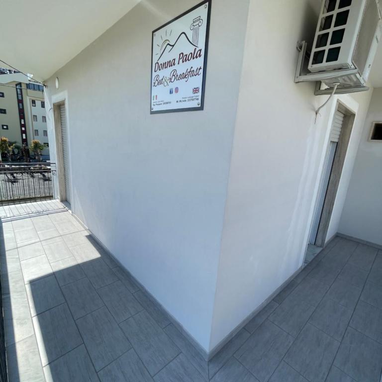 Donna Paola - Quadruple Room with Balcony - 9