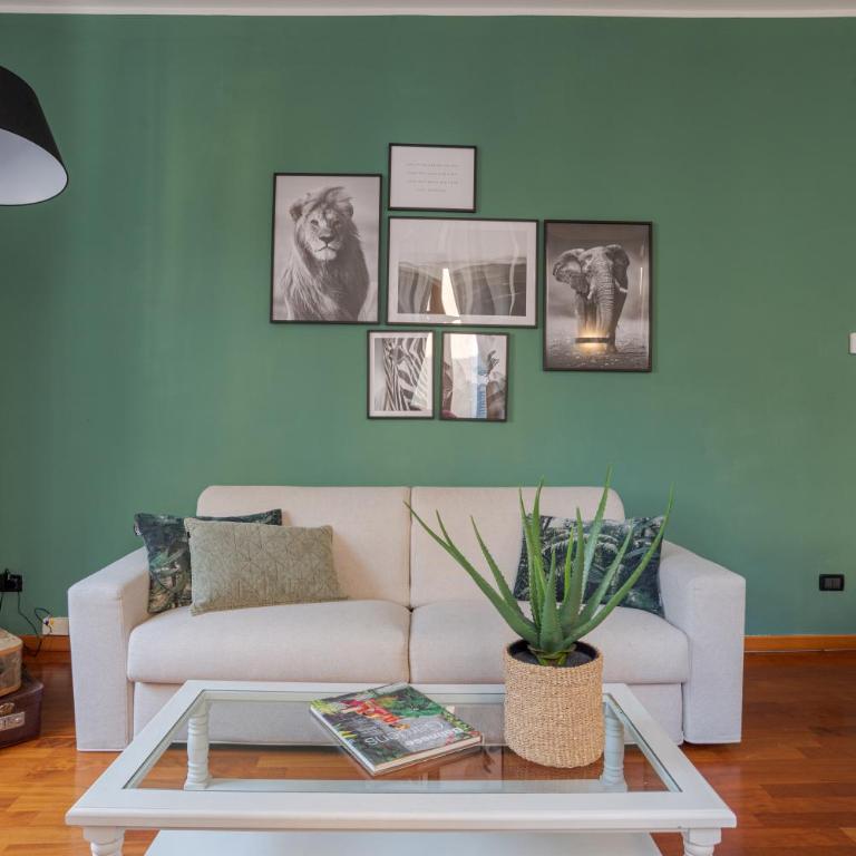 First & Urban Oasis - by MyHomeInComo - Deluxe Apartment - 6