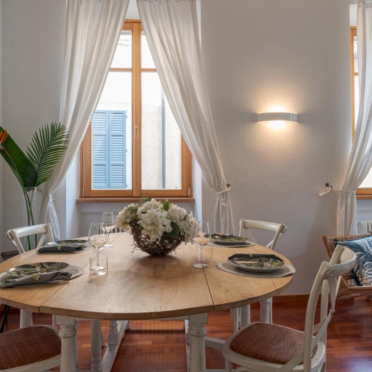 First & Urban Oasis - by MyHomeInComo - Deluxe Apartment - 8