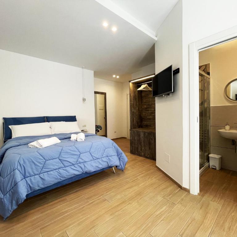 Sunny House - De Vivo Realty Sorrento - Large Double Room - 1