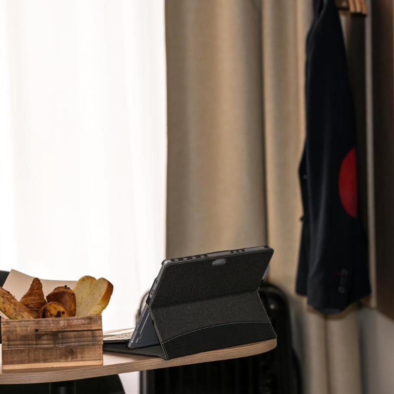 Logis Hôtel Angers Sud - Chambre Quadruple - 3