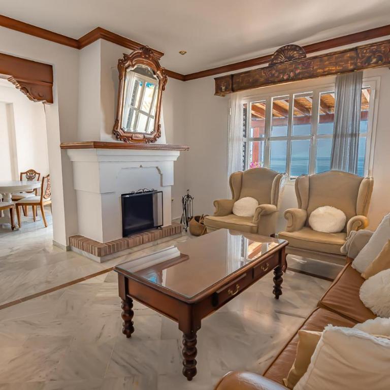 Blue Charme - Three-Bedroom Chalet - 8