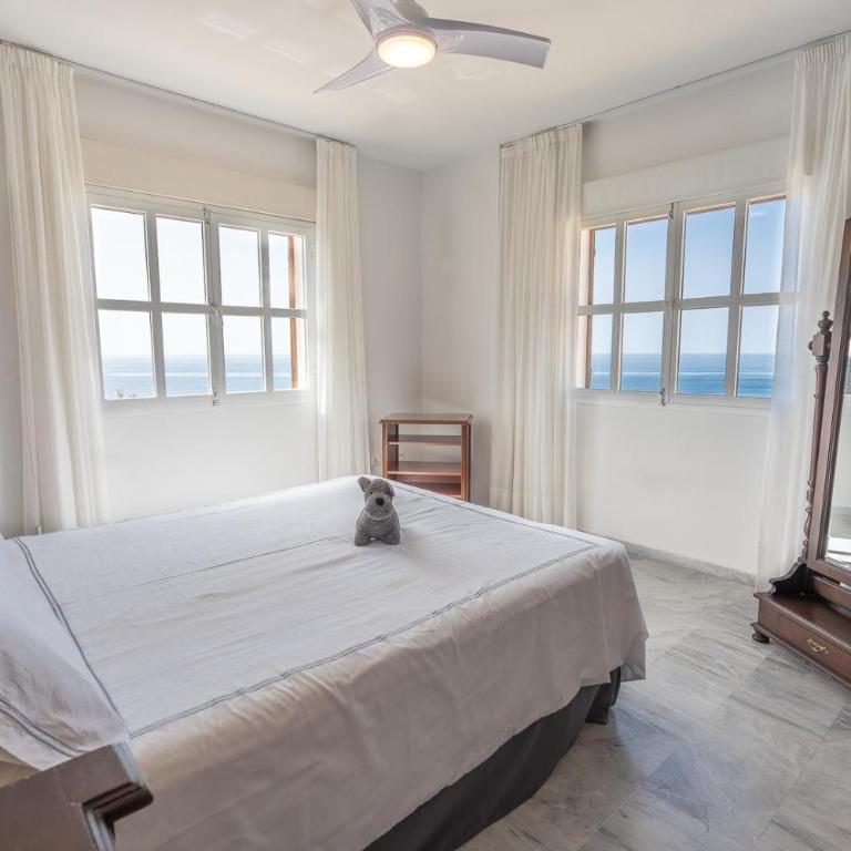 Blue Charme - Three-Bedroom Chalet - 20
