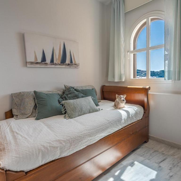 Blue Charme - Three-Bedroom Chalet - 31