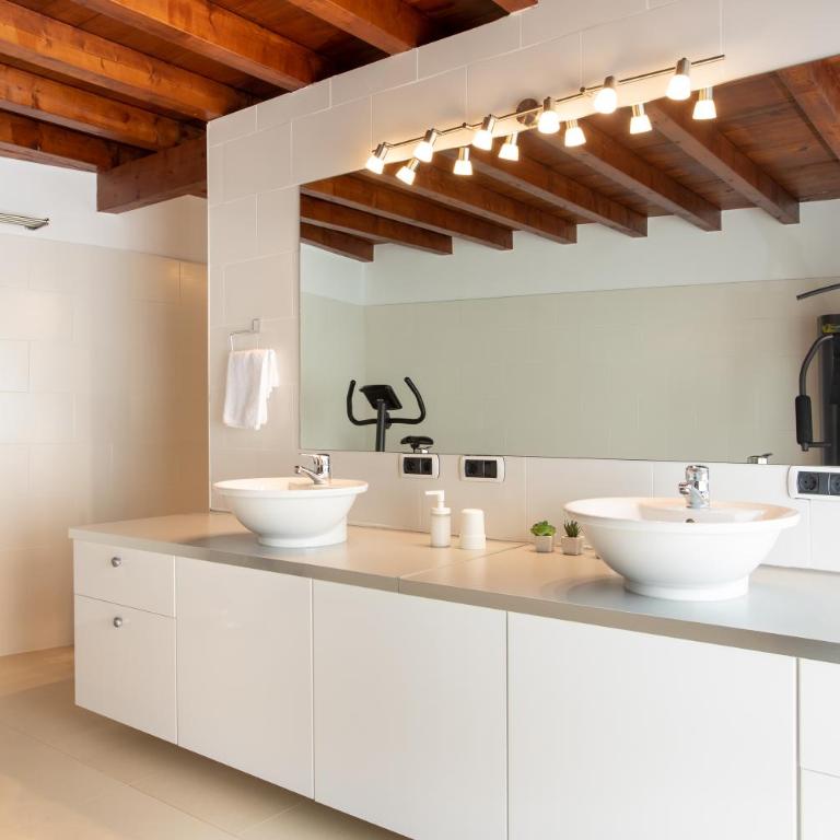 Luxury Villa Nieve - Three-Bedroom Villa - 28